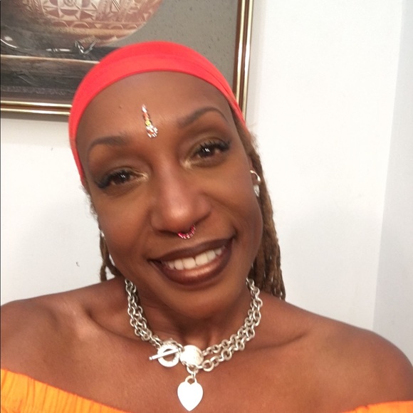 Meet your posher - Picture 6 of 8